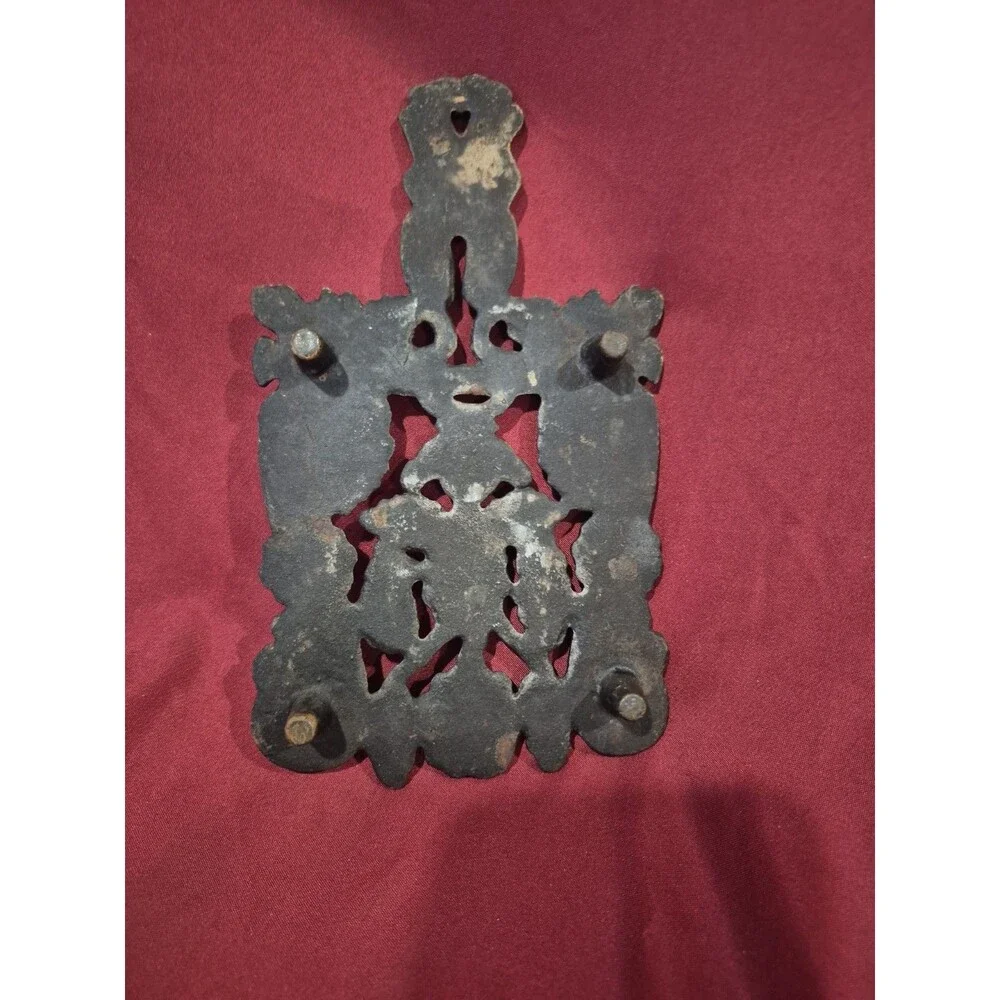 VTG Wilton Cast Iron Trivet Grapes and Scrolls Vintage Classic 7” X 4” Cottage